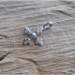 Croix fleur de Lys Argent -  Atelier 1924 - Patrimoine Vivant Français