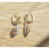 Boucles d'oreilles dormeuses améthyste plaqué or– Haute fantaisie · Design Français depuis 1954